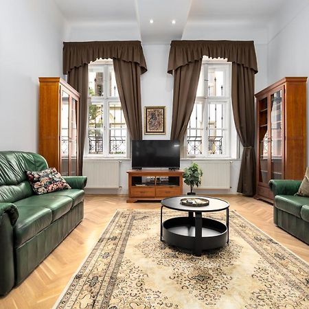 Emerald Suite With Free Parking Budapeşte Dış mekan fotoğraf
