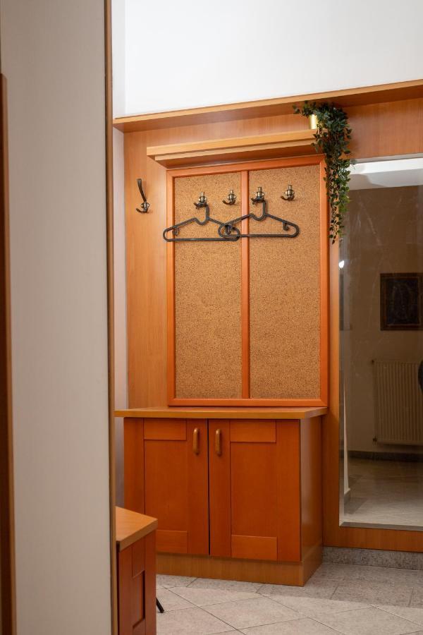 Emerald Suite With Free Parking Budapeşte Dış mekan fotoğraf