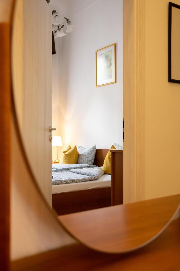 Emerald Suite With Free Parking Budapeşte Dış mekan fotoğraf