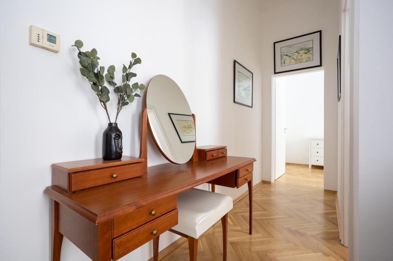 Emerald Suite With Free Parking Budapeşte Dış mekan fotoğraf