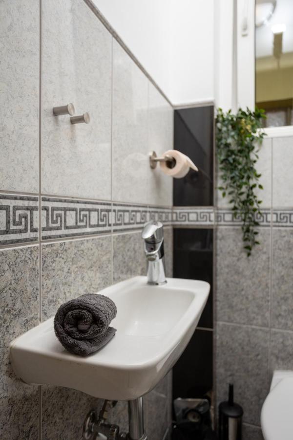 Emerald Suite With Free Parking Budapeşte Dış mekan fotoğraf
