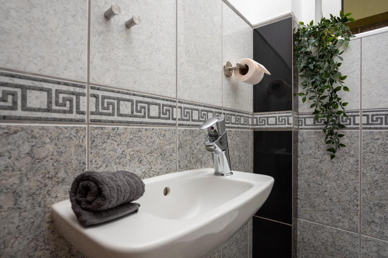 Emerald Suite With Free Parking Budapeşte Dış mekan fotoğraf
