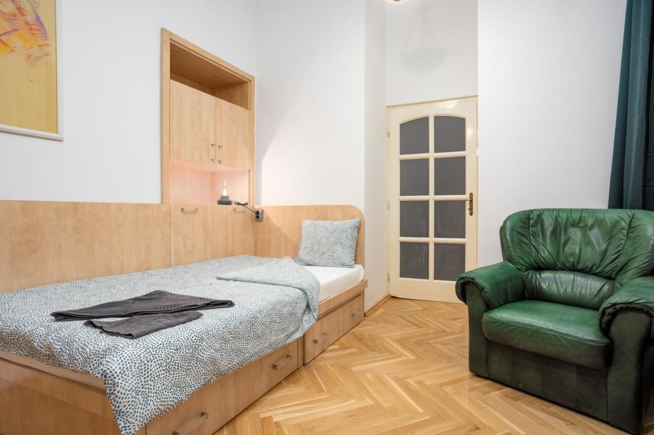 Emerald Suite With Free Parking Budapeşte Dış mekan fotoğraf
