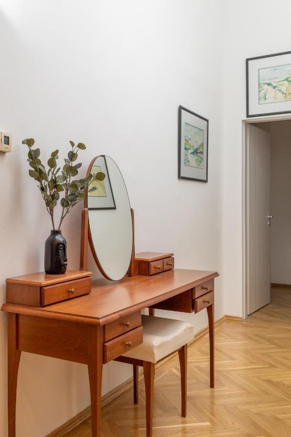 Emerald Suite With Free Parking Budapeşte Dış mekan fotoğraf